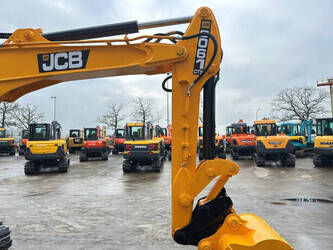 2010-jcb-8061-45781532