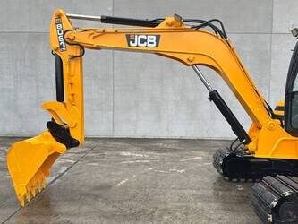 2010-jcb-8061-45781533