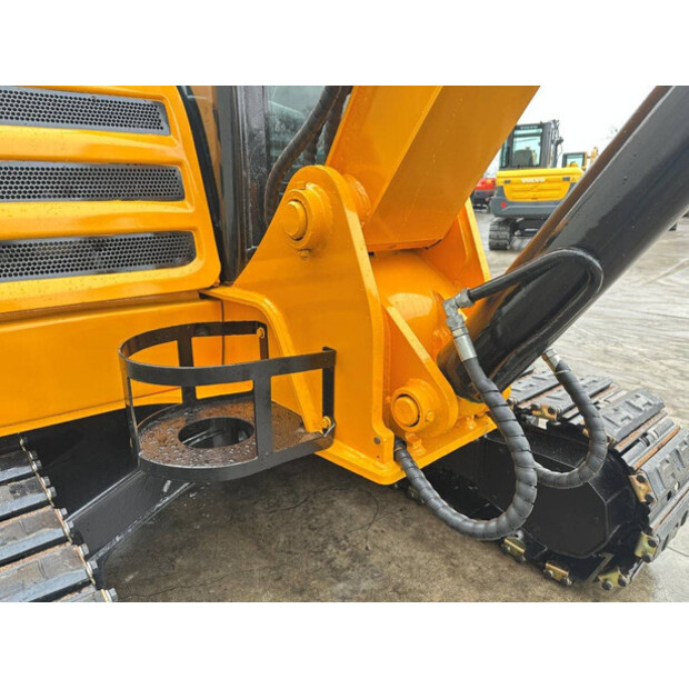 2010 جيه سي بي 8061-45781535