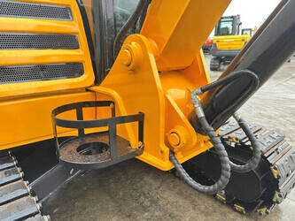 2010-jcb-8061-45781535