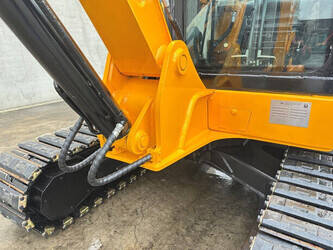 2010-jcb-8061-45781536