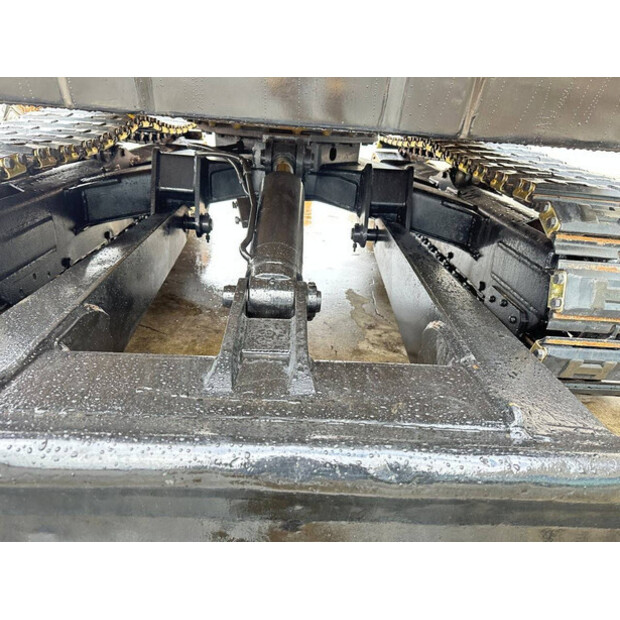 2010 جيه سي بي 8061-45781545