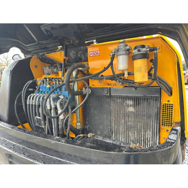 2010 جيه سي بي 8061-45781548