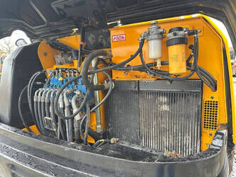 2010-jcb-8061-45781548