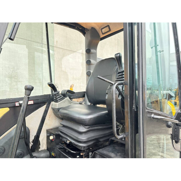 2010 جيه سي بي 8061-45781554