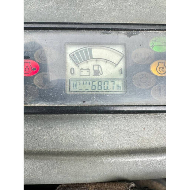 2010 جيه سي بي 8061-45781559