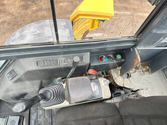 2006-komatsu-pc35mr-2-1428476-45781669