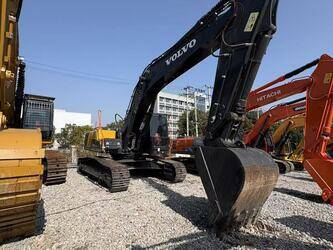 صورة ل حفارات مجنزرة 2024 فولفو EC290