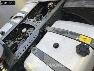 2020-mercedes-benz-actros-1845-1428515-45783048