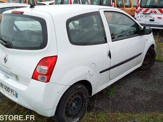 2010-renault-twingo-1428561-45795861