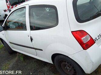 2010-renault-twingo-1428561-45795862