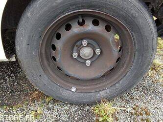 2010-renault-twingo-1428561-45795870