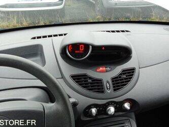 2010-renault-twingo-1428561-45795871