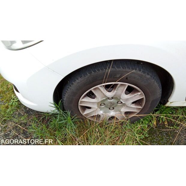 2011 بيجو 207-45795921