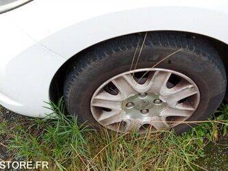 2011-peugeot-207-1428564-45795921