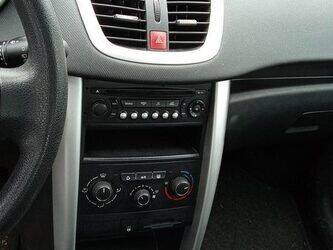 2011-peugeot-207-1428564-45795923