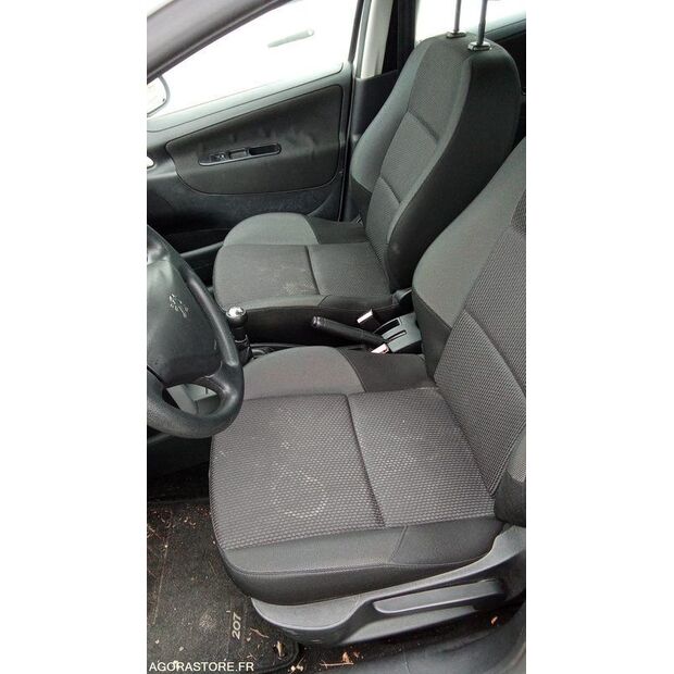 2011 بيجو 207-45795928