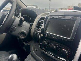 2019-renault-trafic-1428566-45795959