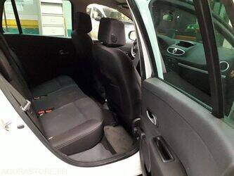 2010-renault-clio-1428601-45809060