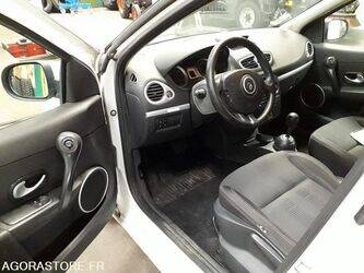 2010-renault-clio-1428601-45809063