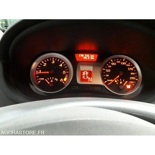 2010 Renault Clio-45809064