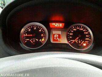 2010-renault-clio-1428601-45809064