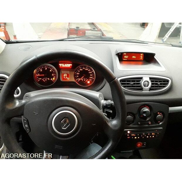 2010 Renault Clio-45809065