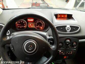 2010-renault-clio-1428601-45809065