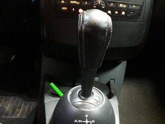 2010-renault-clio-1428601-45809066