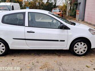 2013-renault-clio-1428604-45809112