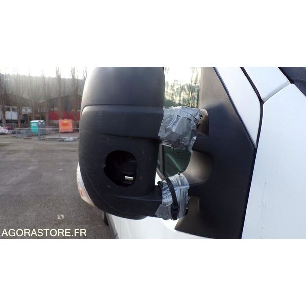 2011 رينو Master-45809149