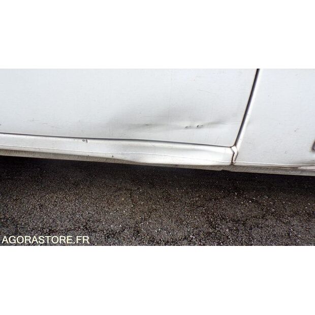 2011 رينو Master-45809152