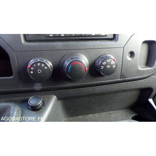 2011 رينو Master-45809162