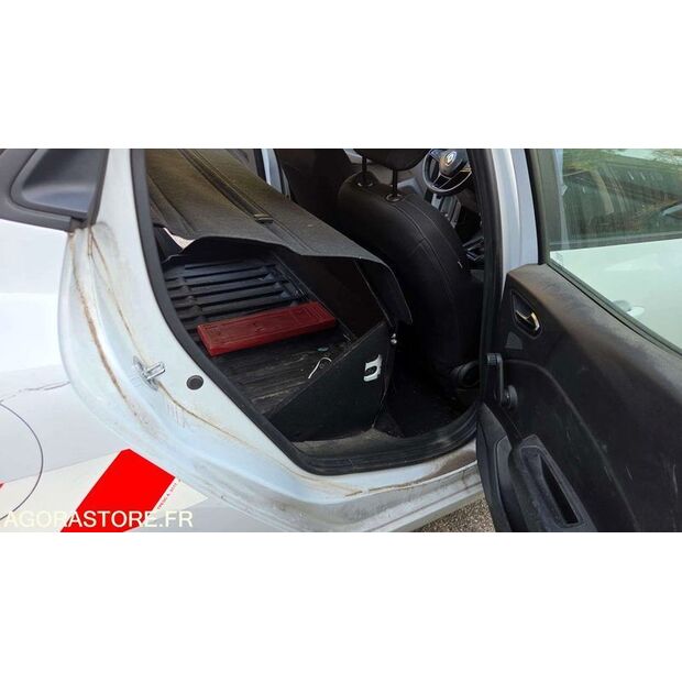 2020 رينو Clio-45809230