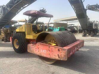 صورة ل معدات البناء 2011 ديناباك CA250