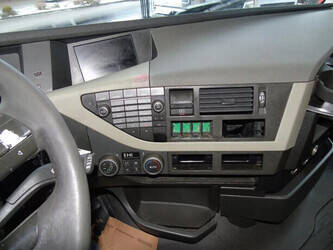 2013-volvo-fh-1428639-45809636