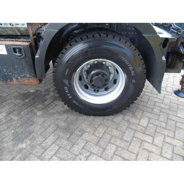 2017 فولفو FMX-45809725