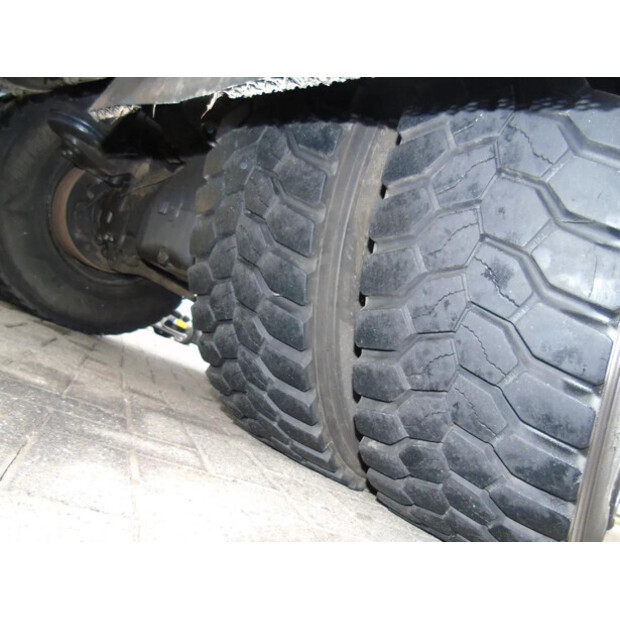 2017 فولفو FMX-45809728