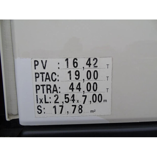 2017 فولفو FMX-45809730