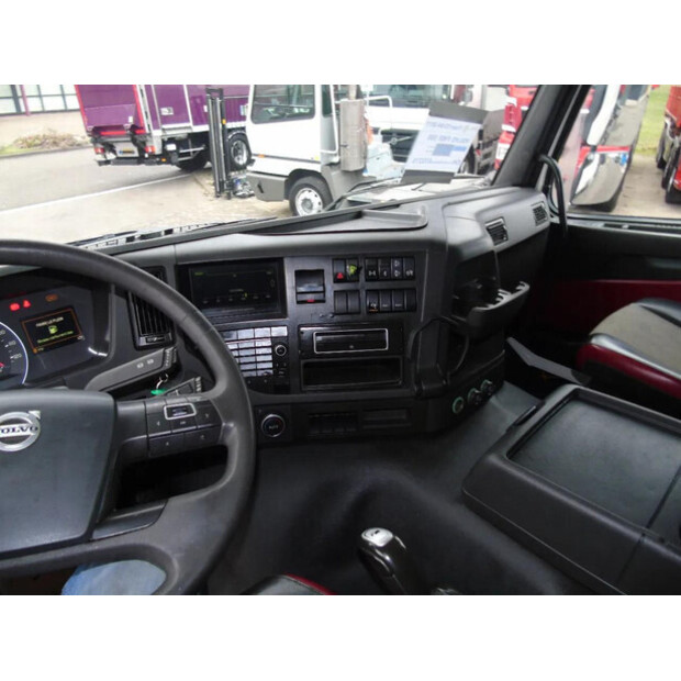 2017 فولفو FMX-45809746