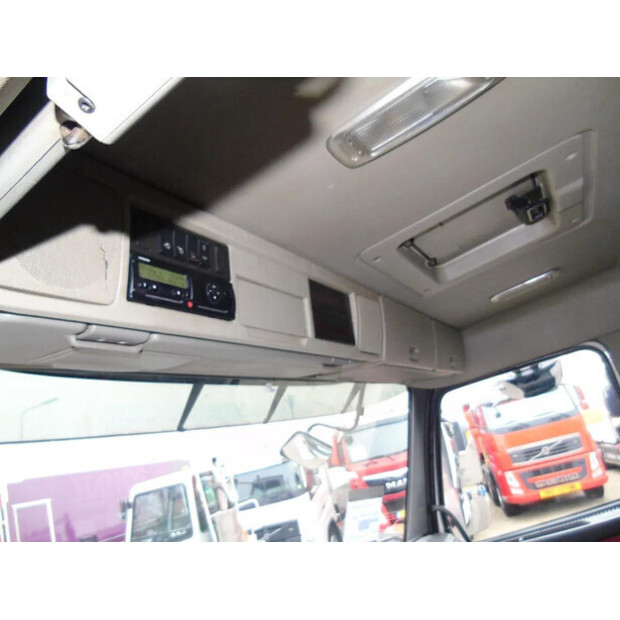 2017 فولفو FMX-45809748