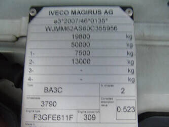 2017-iveco-stralis-1428654-45810155