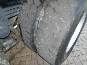 2022-mercedes-benz-arocs-1428656-45810232