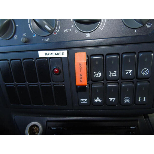 2011 MAN TGM-45810285