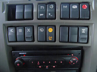 2014-renault-kerax-45810408