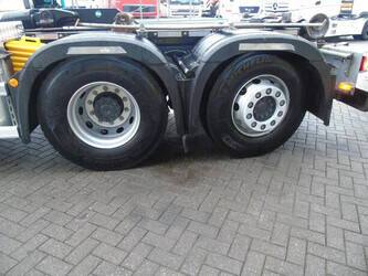 2024-mercedes-benz-actros-45810413