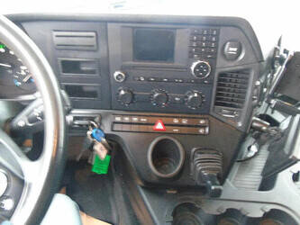 2014-mercedes-benz-antos-1428665-45810614