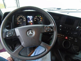 2014-mercedes-benz-antos-1428665-45810633