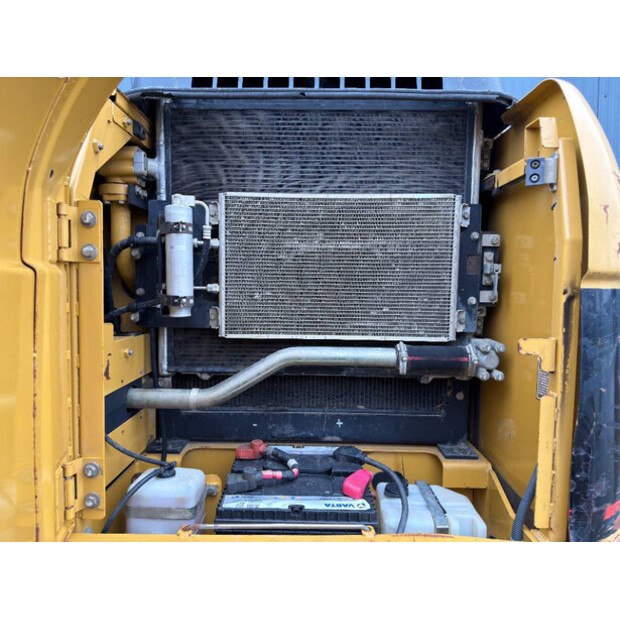 2004 Caterpillar 318CL-45810697