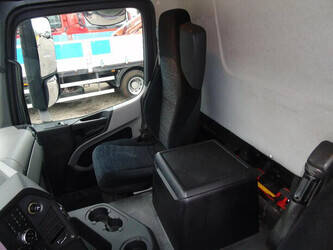 2013-mercedes-benz-antos-1428670-45810823